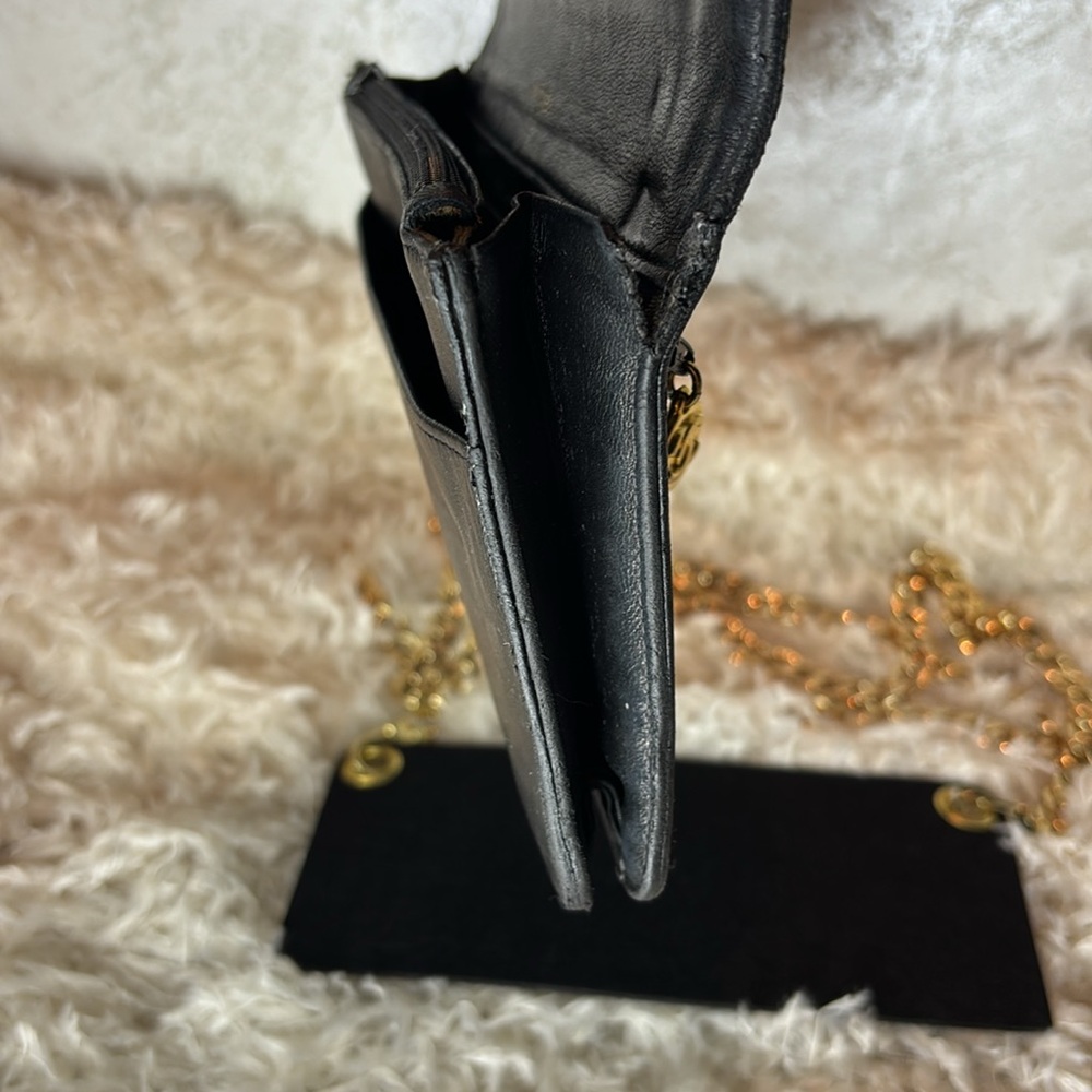 CHANEL Vintage Lambskin CLUTCH - Picture 9 of 11